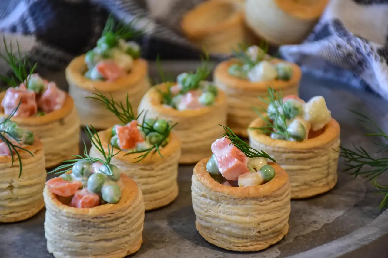 Lekkere hapjes met bladerdeeg en kaas maken